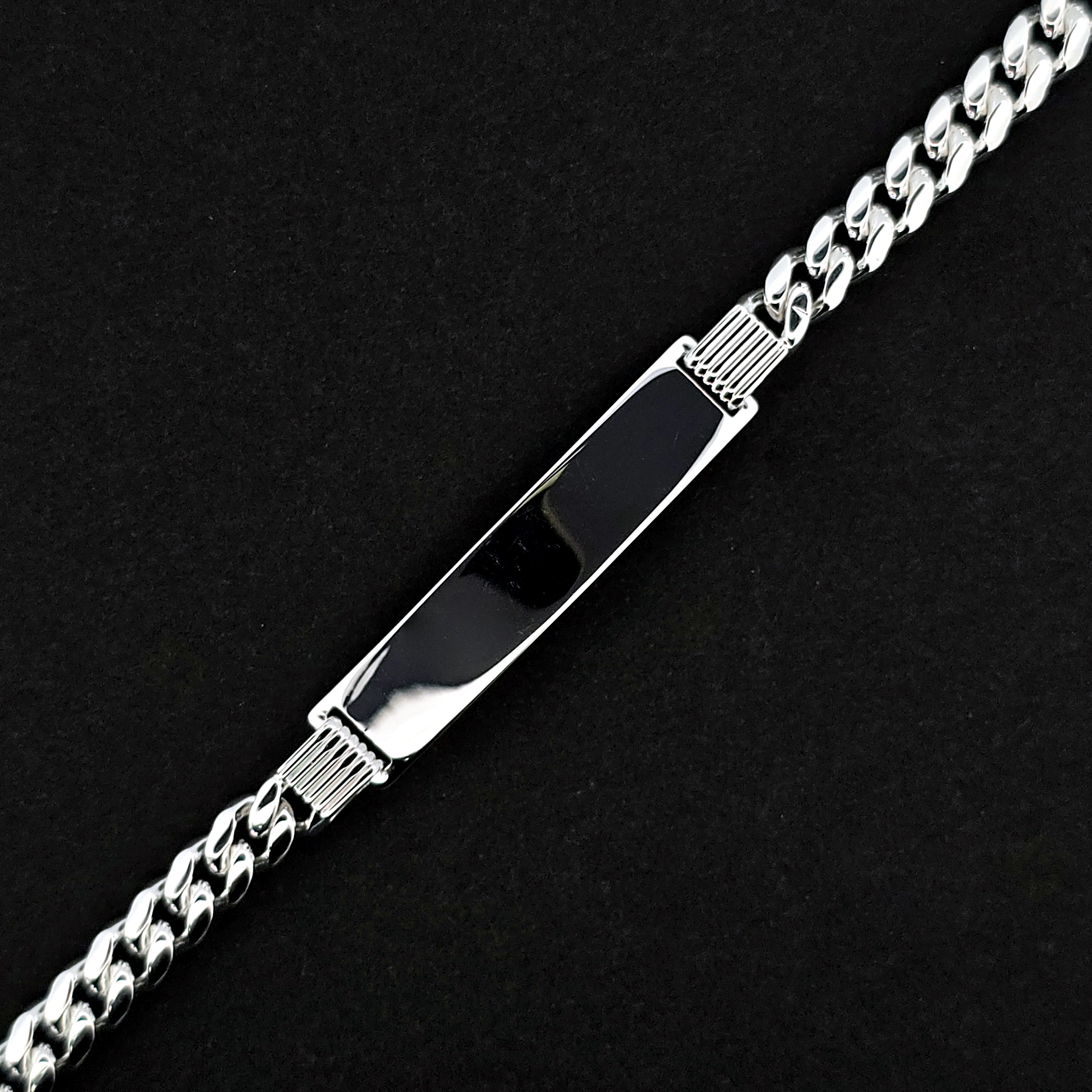 Mooie plaatarmband gourmet schakel, ook te combineren met armband en collier.